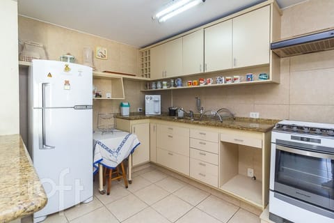 Image 13 - 240876